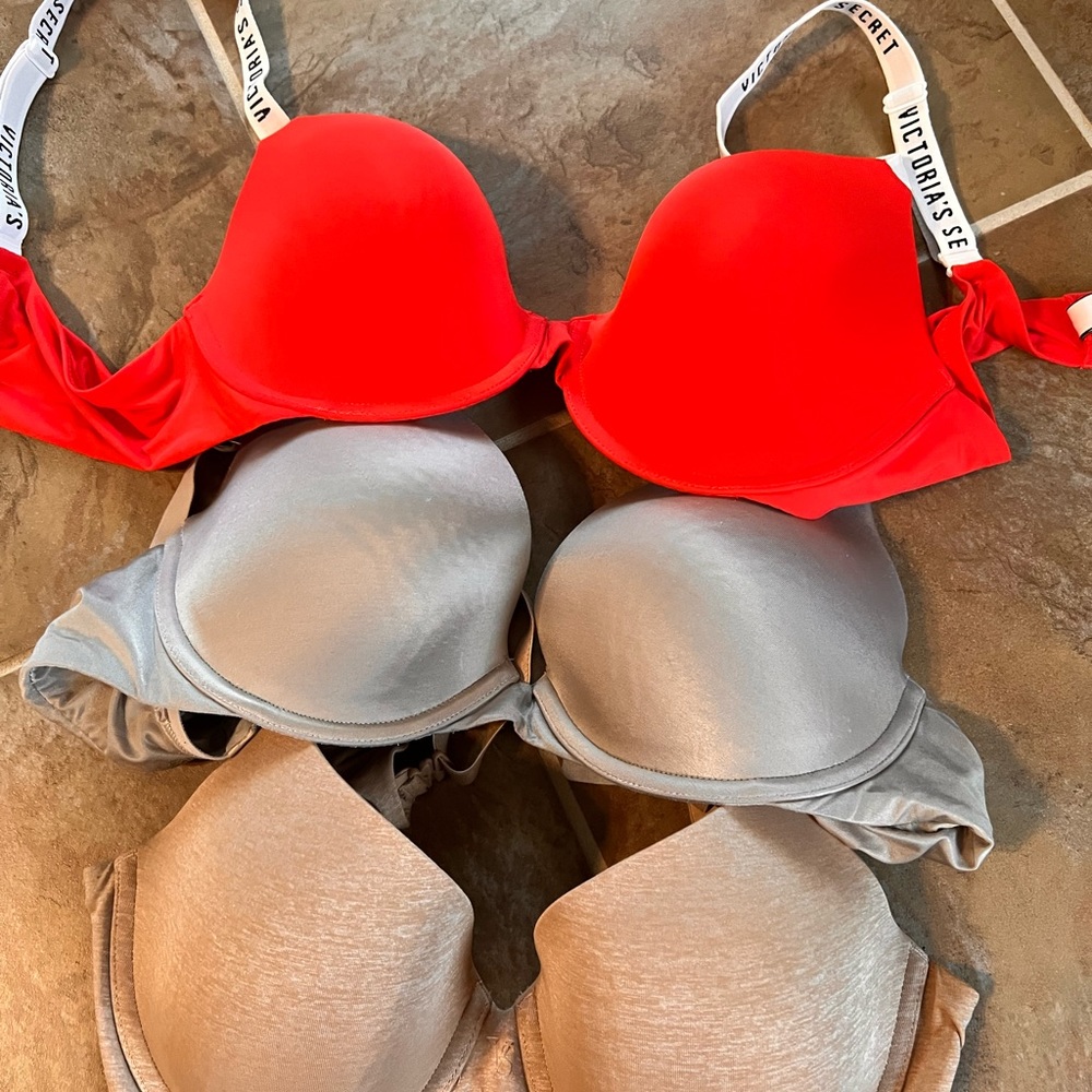 Victoria’s Secret bras